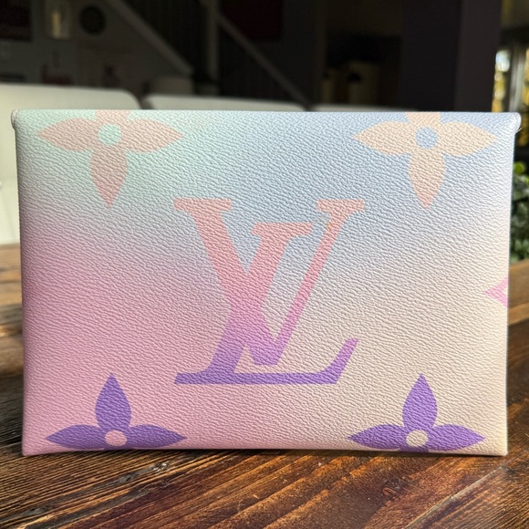 Louis Vuitton Large Kirigami Pochette In Sunrise Pastel - Picture 4 of 16